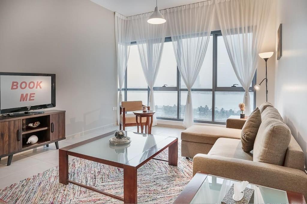 Lovely 3 Bedroom Apartment Beach Front Abu Dhabi Bagian luar foto