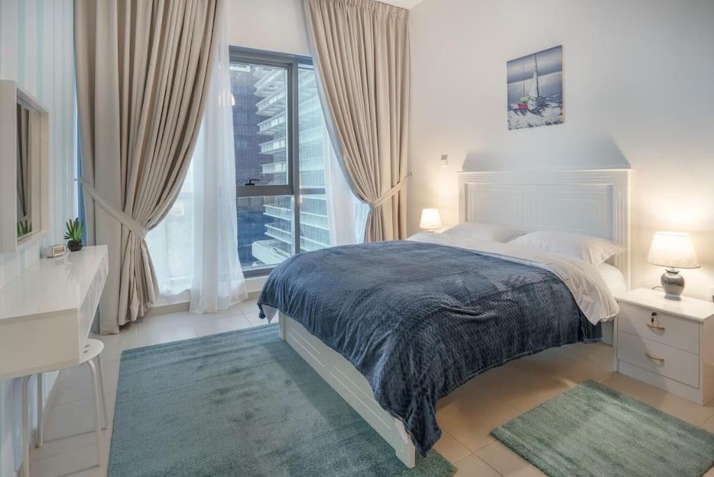 Lovely 3 Bedroom Apartment Beach Front Abu Dhabi Bagian luar foto