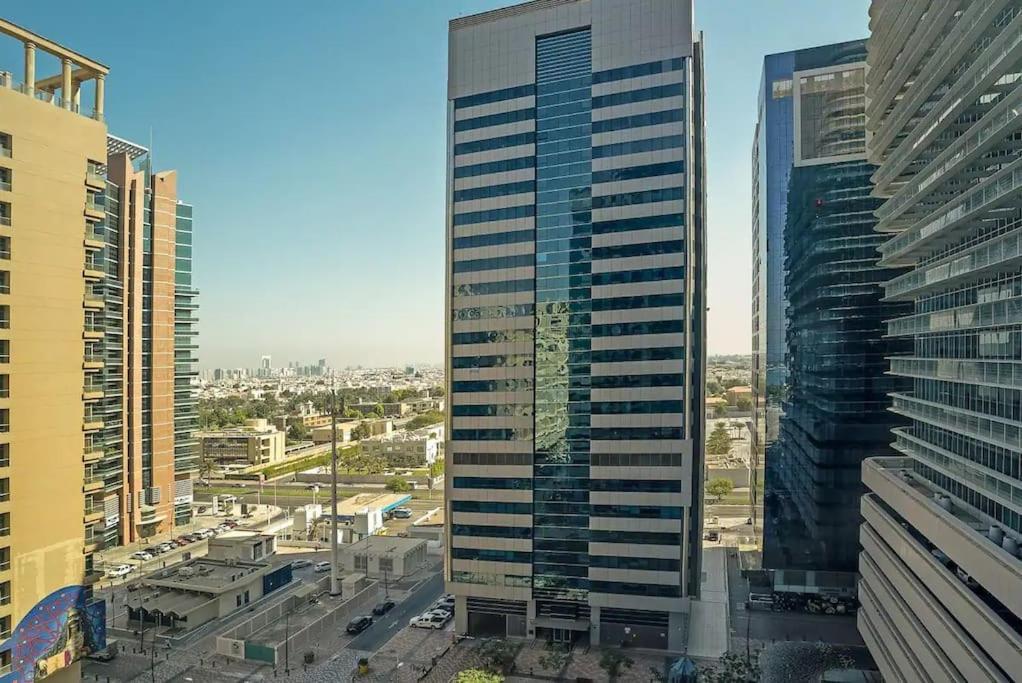 Lovely 3 Bedroom Apartment Beach Front Abu Dhabi Bagian luar foto