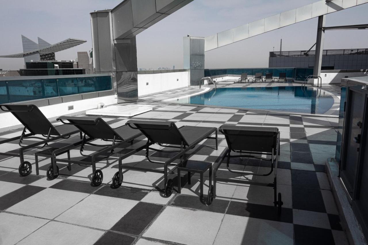 Lovely 3 Bedroom Apartment Beach Front Abu Dhabi Bagian luar foto